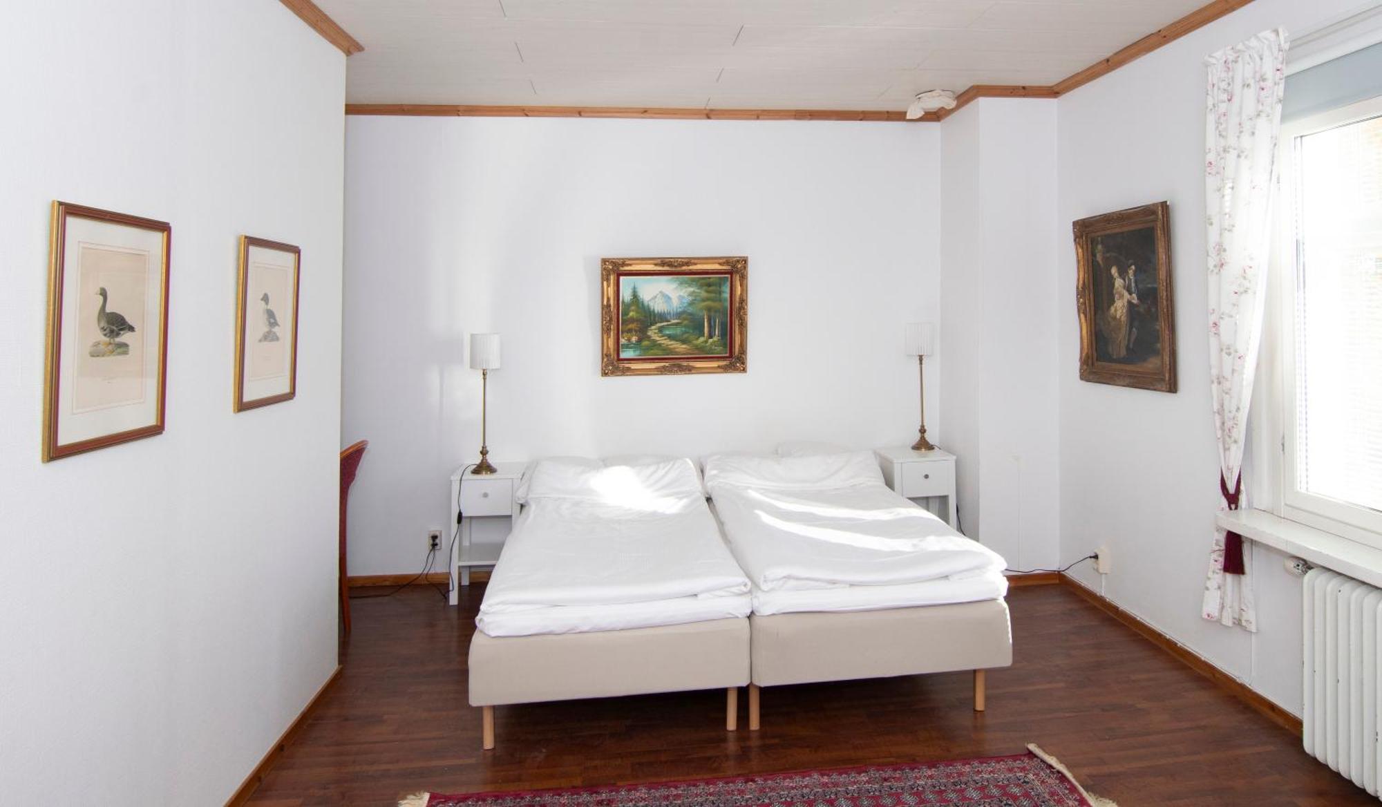 Hotell Krey Карлскуга Экстерьер фото
